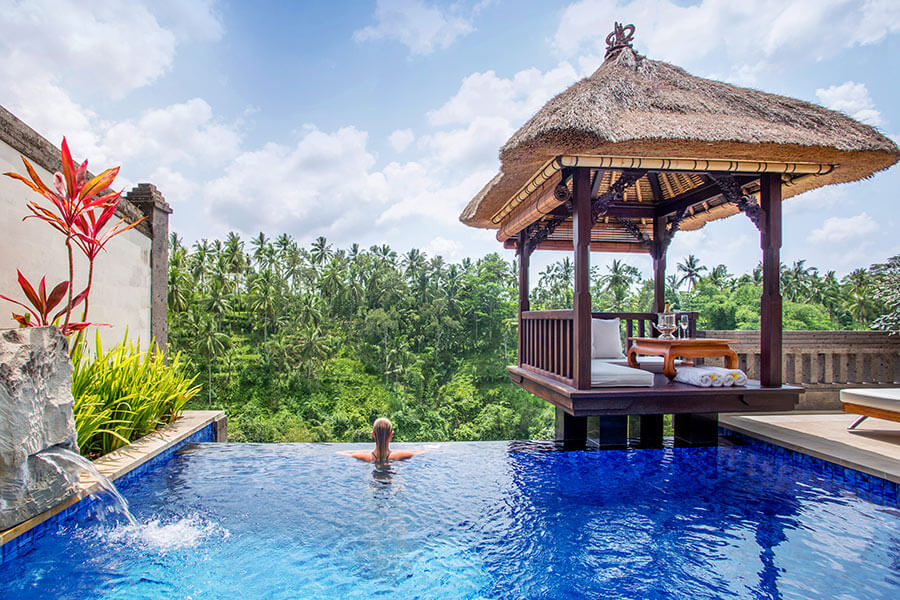 honeymoon resort Bali with infinity pool