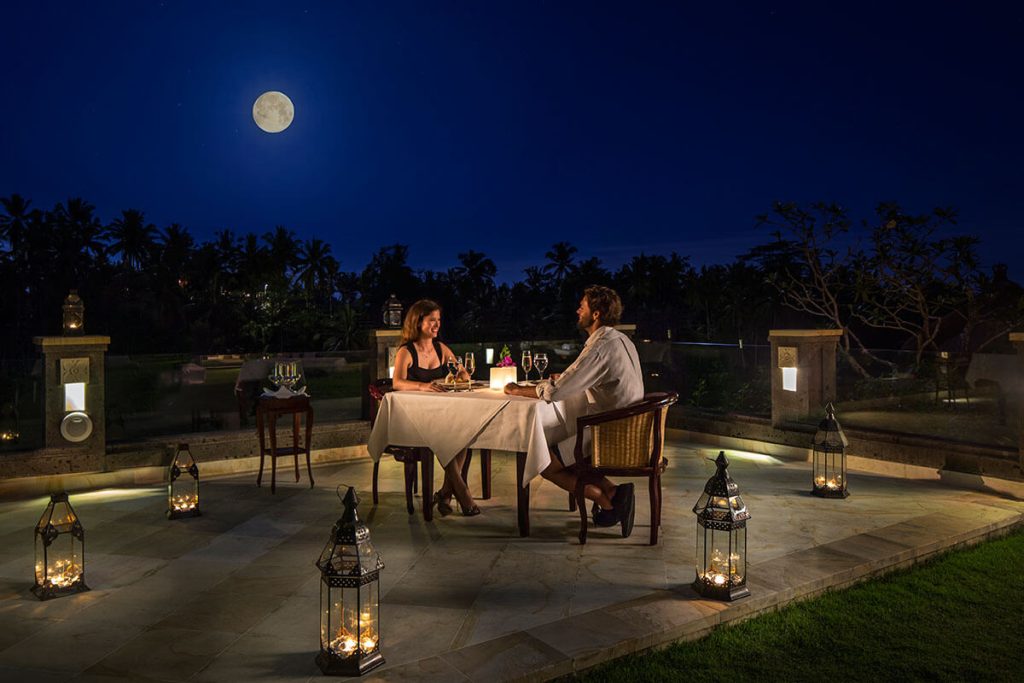 Fullmoon Romantic Dinner