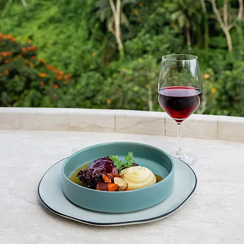 CasCades Restaurant - Red Wine & Braised Beef