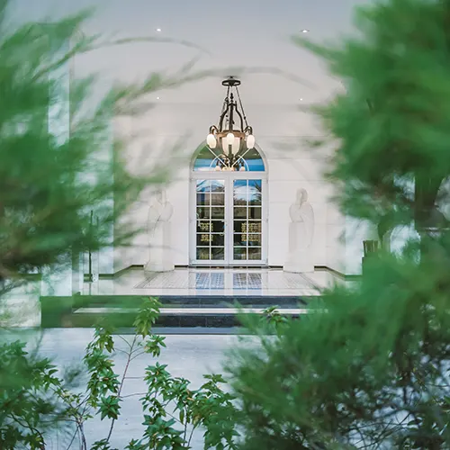 Apéritif Restaurant Entrance