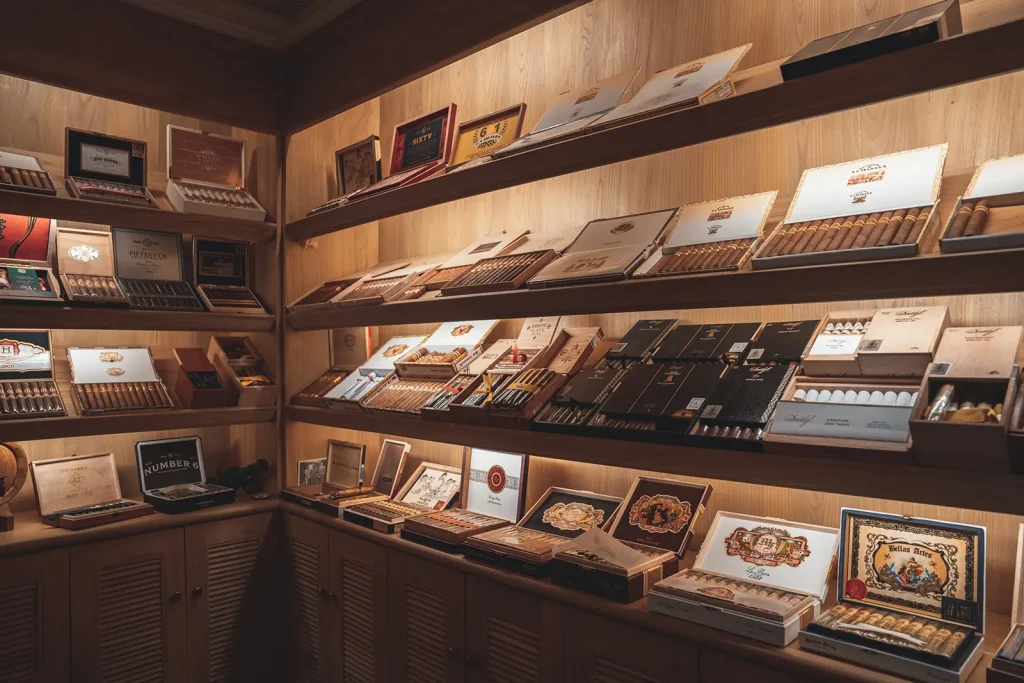 Apéritif Bar- Cigar Humidor