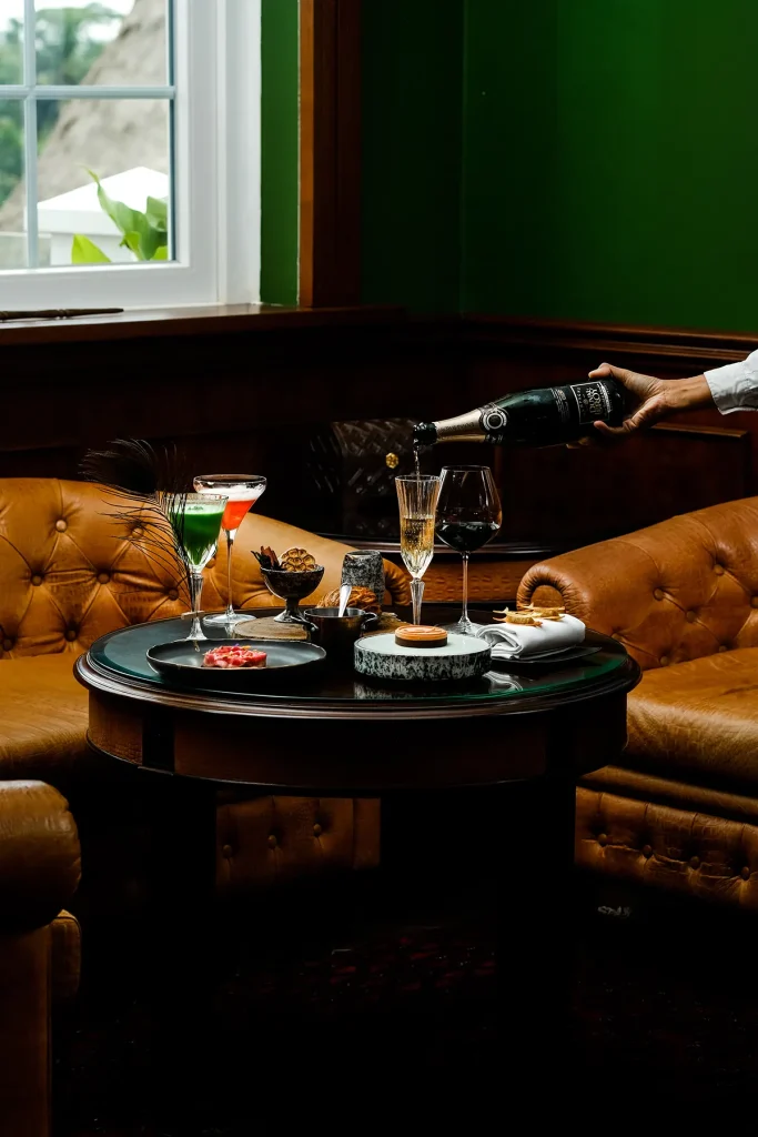 Pinstripe Bar Champagne-Serving