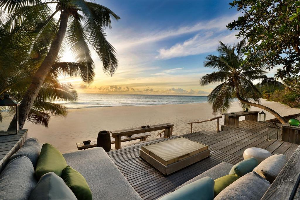 A lounge looking over the beach in Seychelles