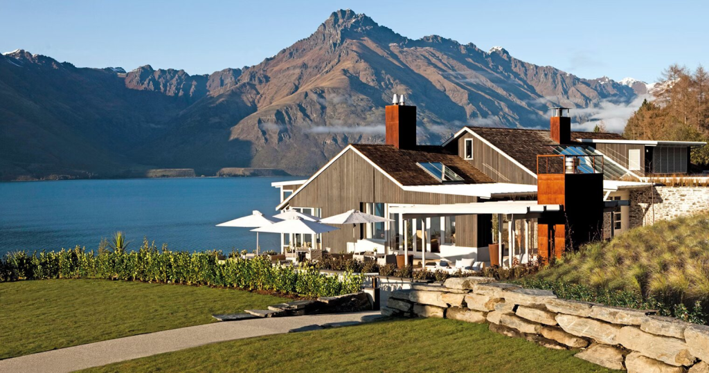 A restaurant by the lake in New Zealand