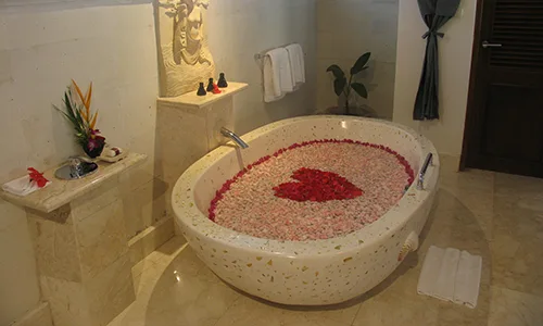 Viceroy Bali - Flower Bath